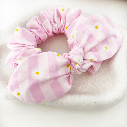 Daisy bow Scrunchie